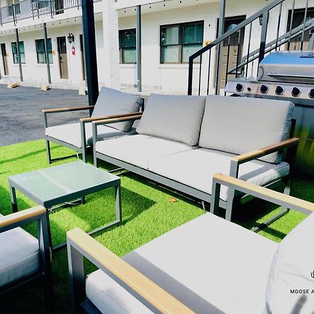The Moose #6 - Modern Luxe Studio With Free Parking & King Bed Мемфис Экстерьер фото